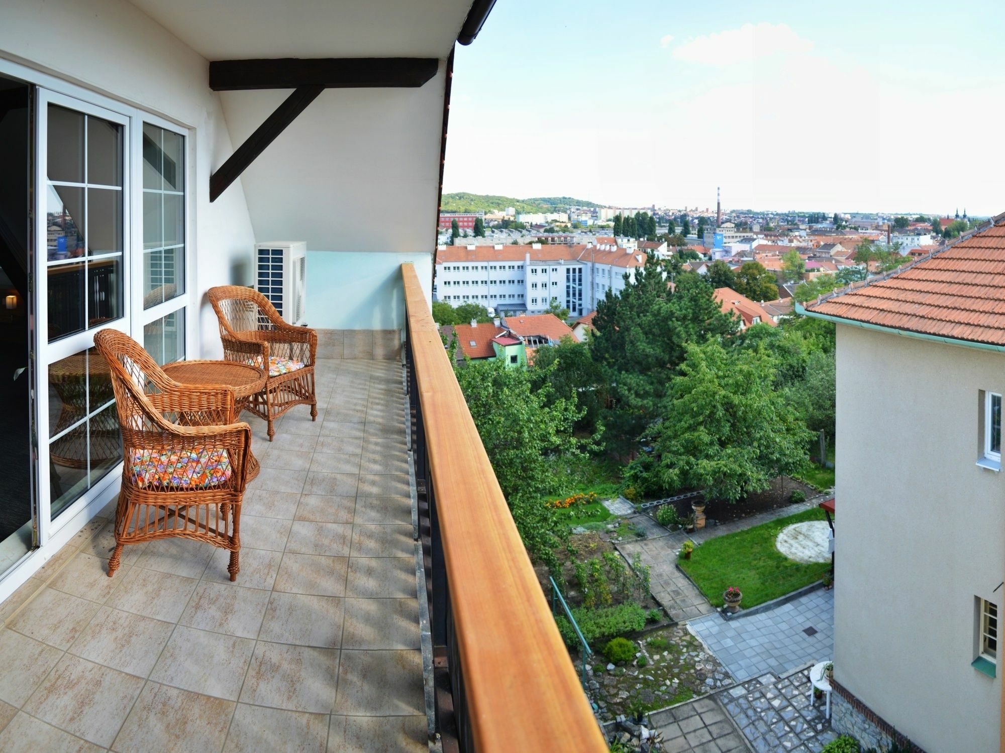 Penzion Bird'S Nest Brno Bagian luar foto